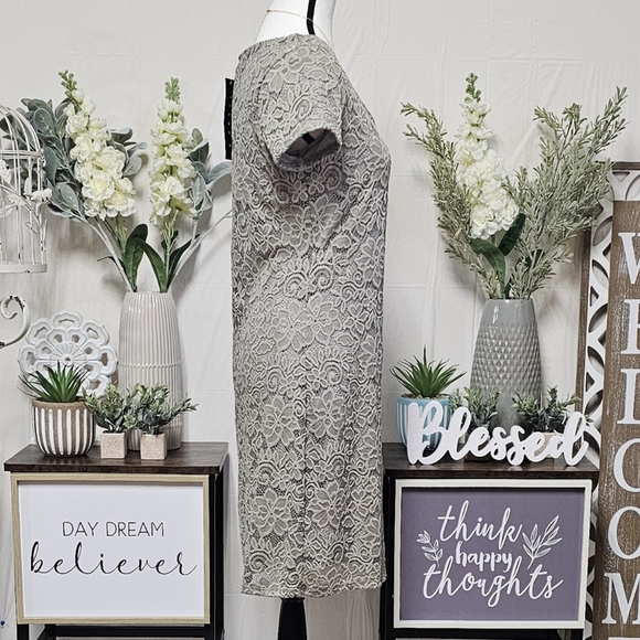 Tiana B. | Layered lace dress - NWT! - Picture 13 of 16
